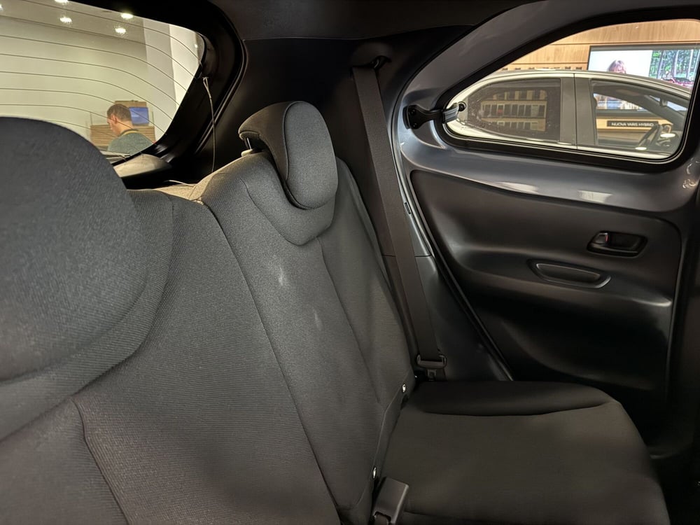 Toyota Aygo X nuova a Como (5)