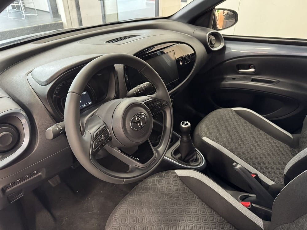 Toyota Aygo X nuova a Como (6)