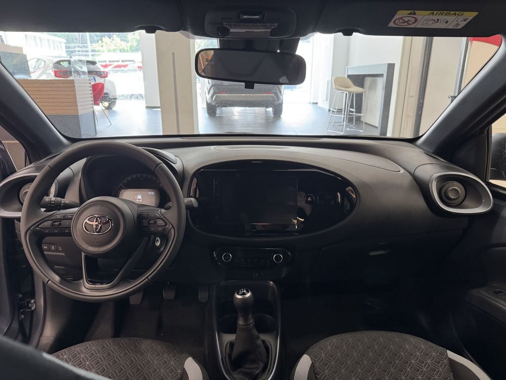 Toyota Aygo X nuova a Como (7)