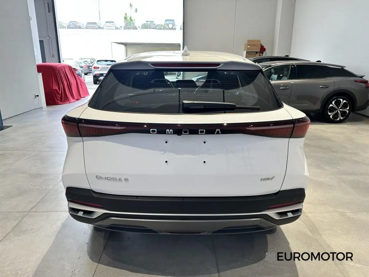 Omoda Omoda 5 SHS-H nuova a Bari (6)