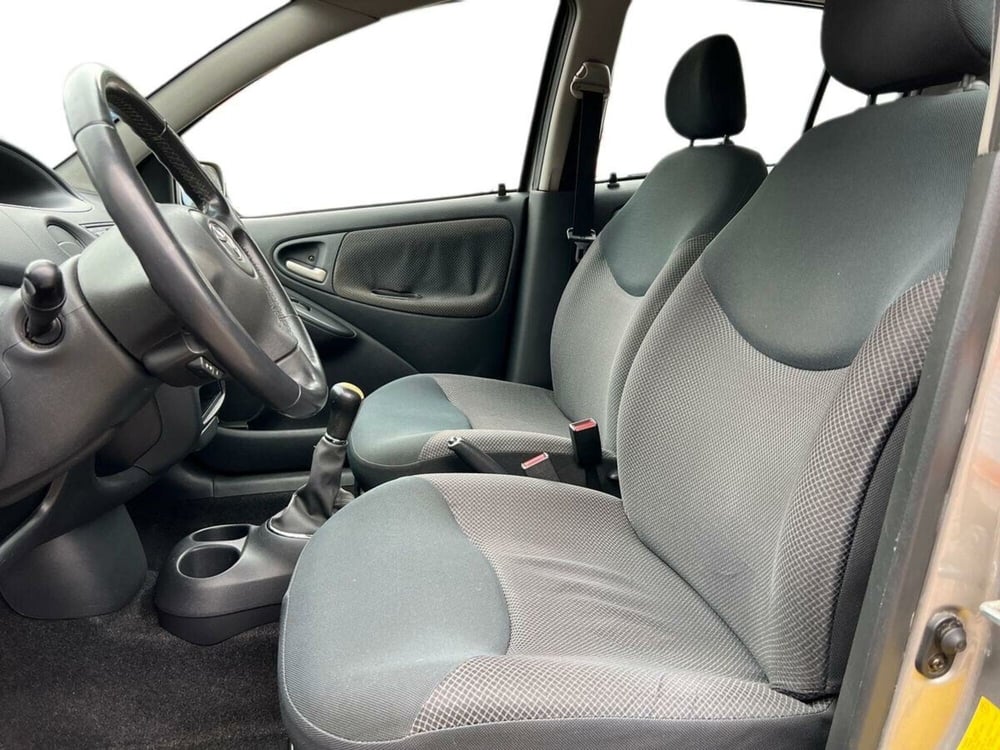 Toyota Yaris usata a Sondrio (10)