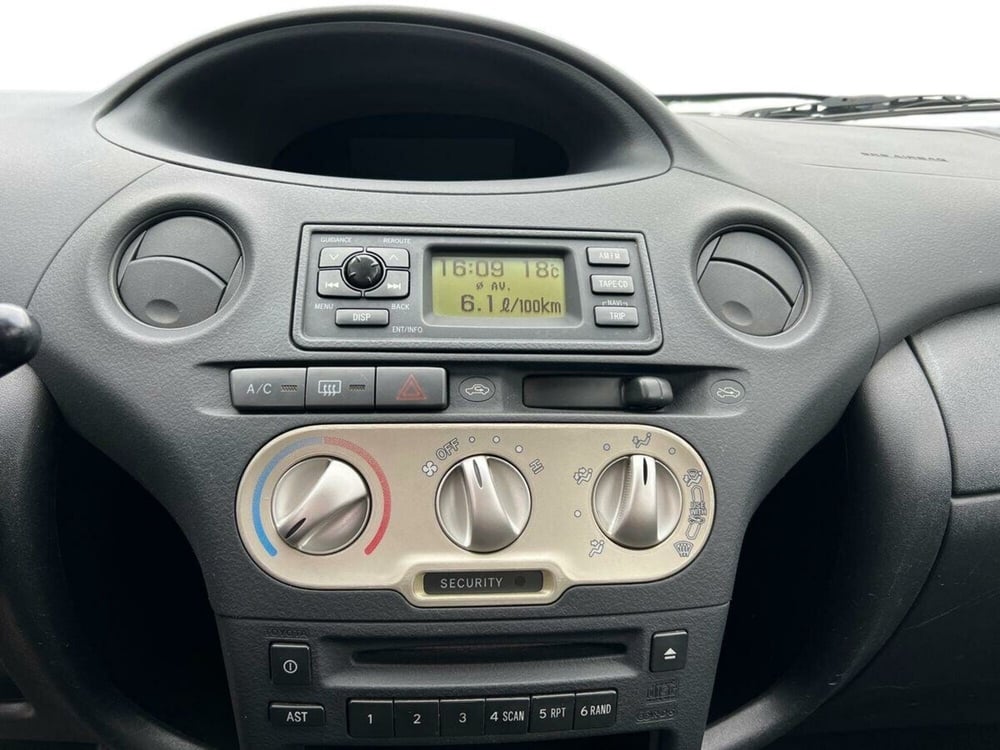 Toyota Yaris usata a Sondrio (13)