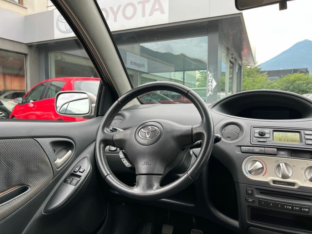 Toyota Yaris usata a Sondrio (14)