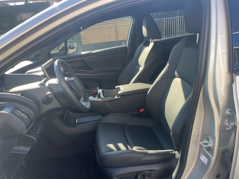 Toyota bZ4X nuova a Piacenza (13)
