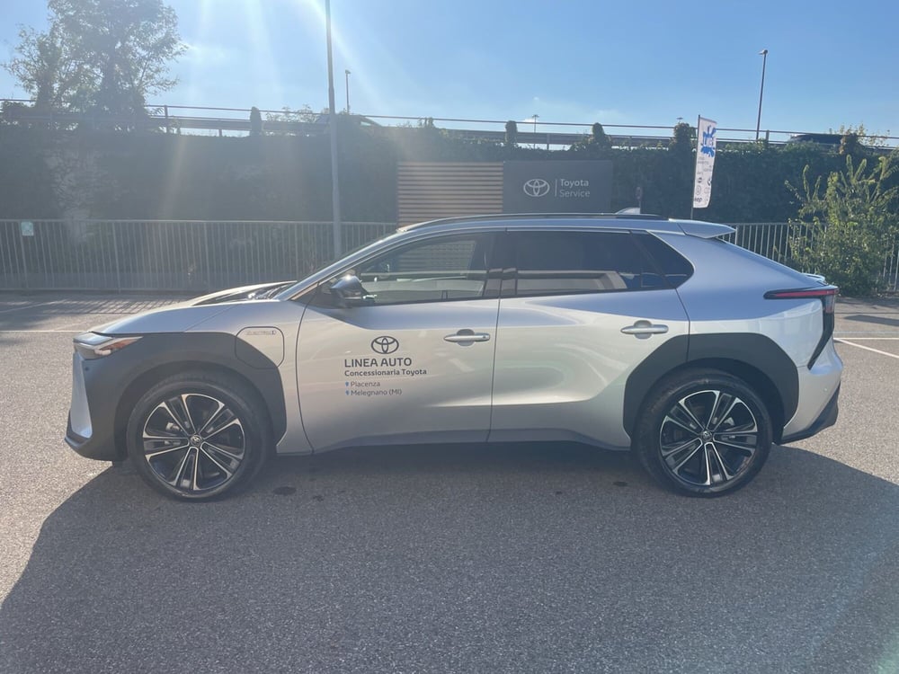 Toyota bZ4X nuova a Piacenza (3)