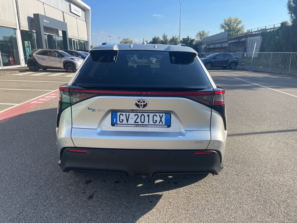 Toyota bZ4X nuova a Piacenza (5)