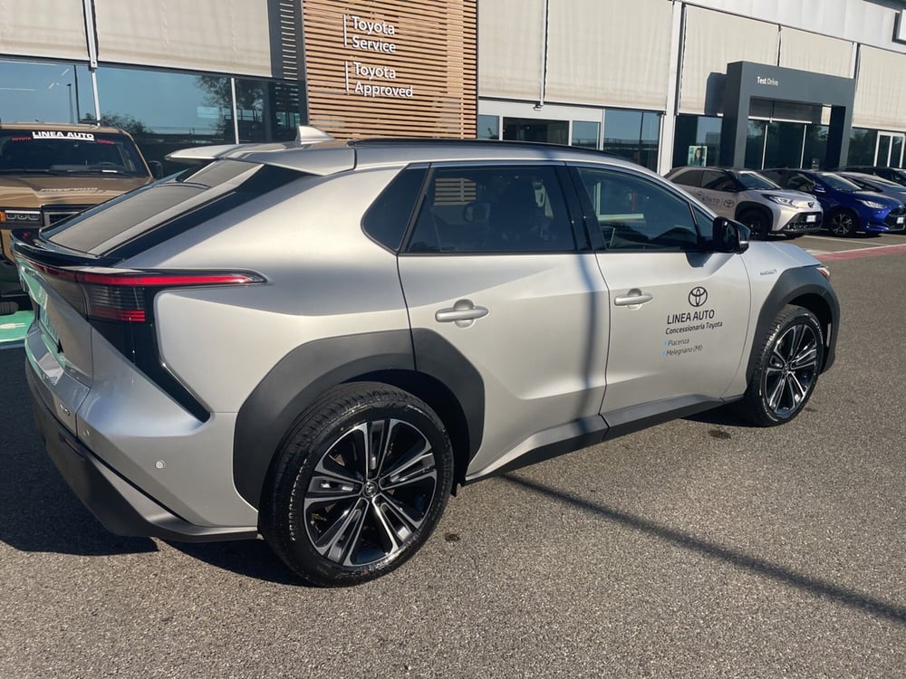 Toyota bZ4X nuova a Piacenza (6)
