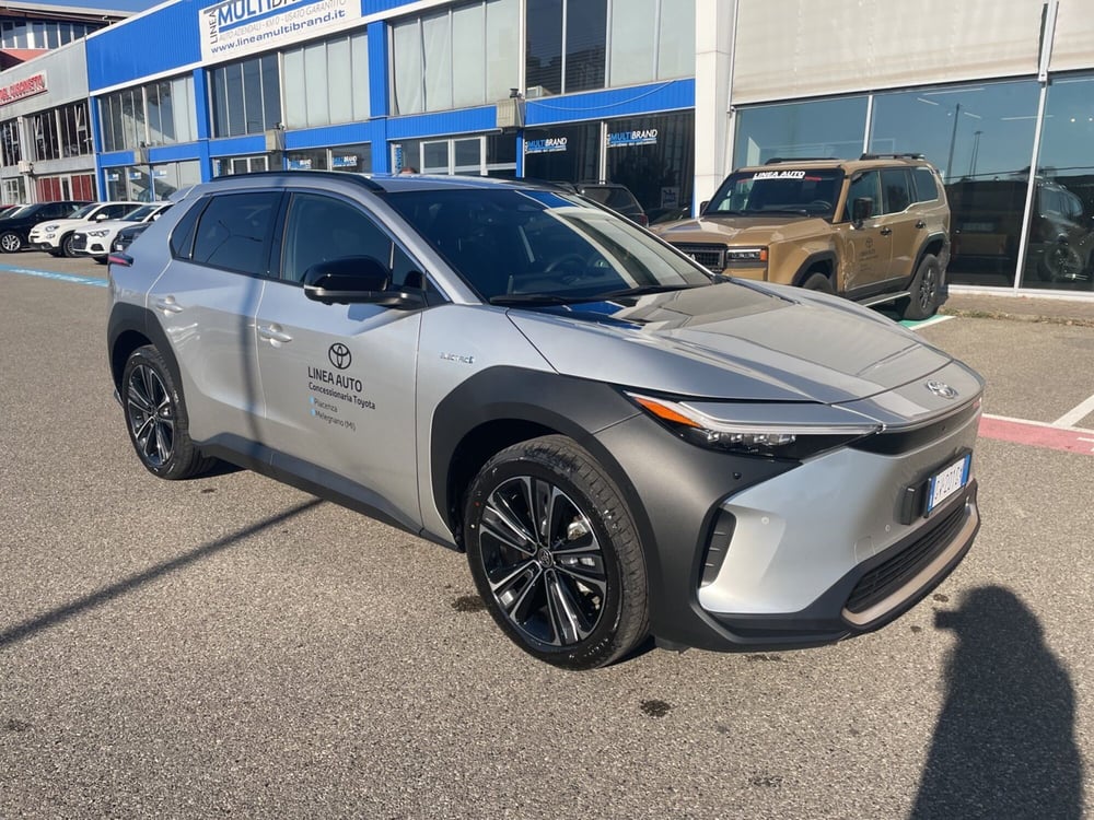 Toyota bZ4X nuova a Piacenza (8)