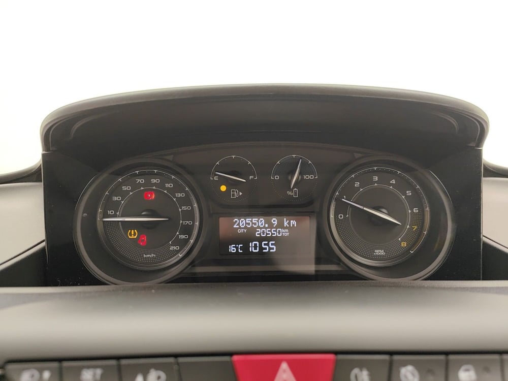 Lancia Ypsilon usata a Como (10)