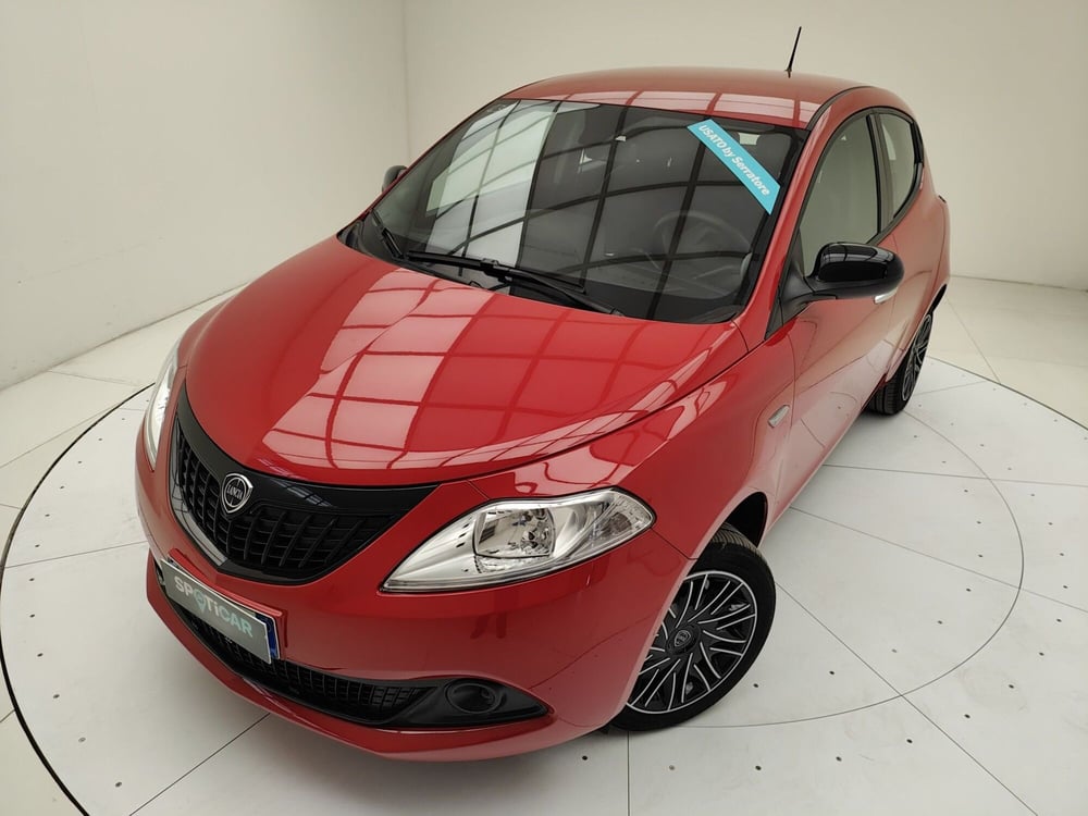 Lancia Ypsilon usata a Como (15)