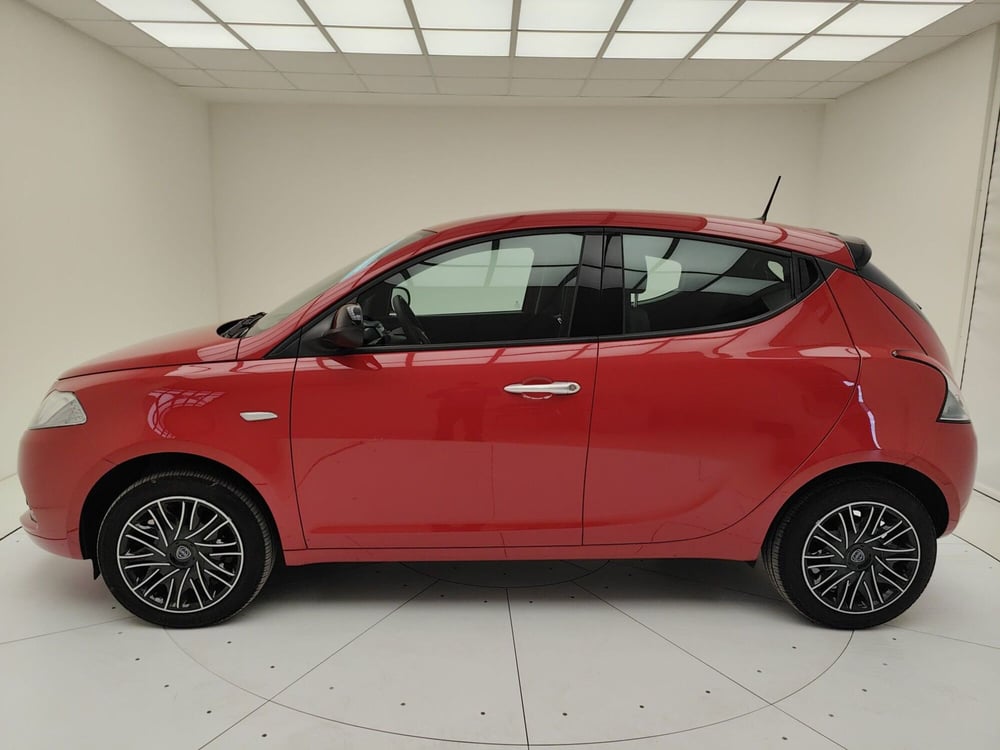 Lancia Ypsilon usata a Como (4)
