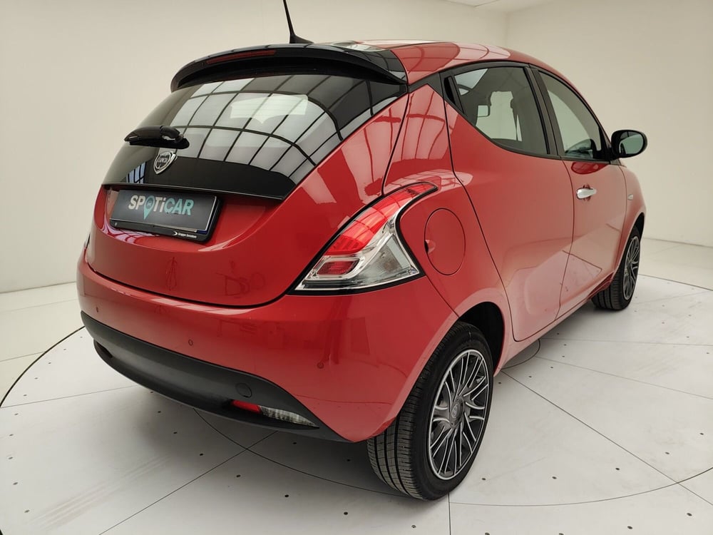 Lancia Ypsilon usata a Como (5)