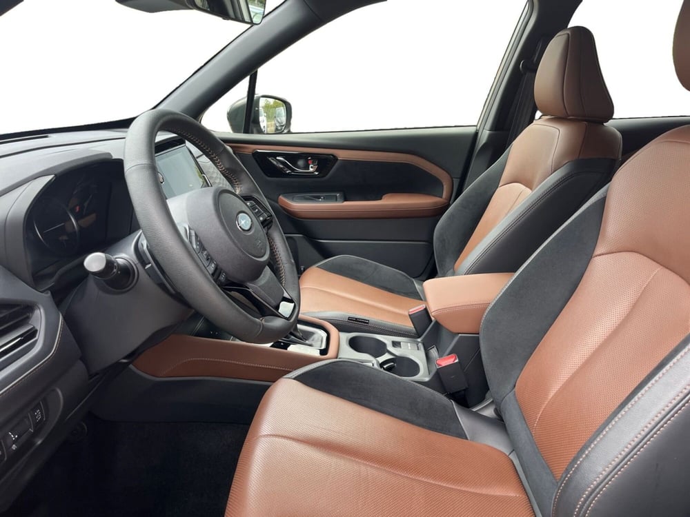 Subaru Forester nuova a Modena (9)
