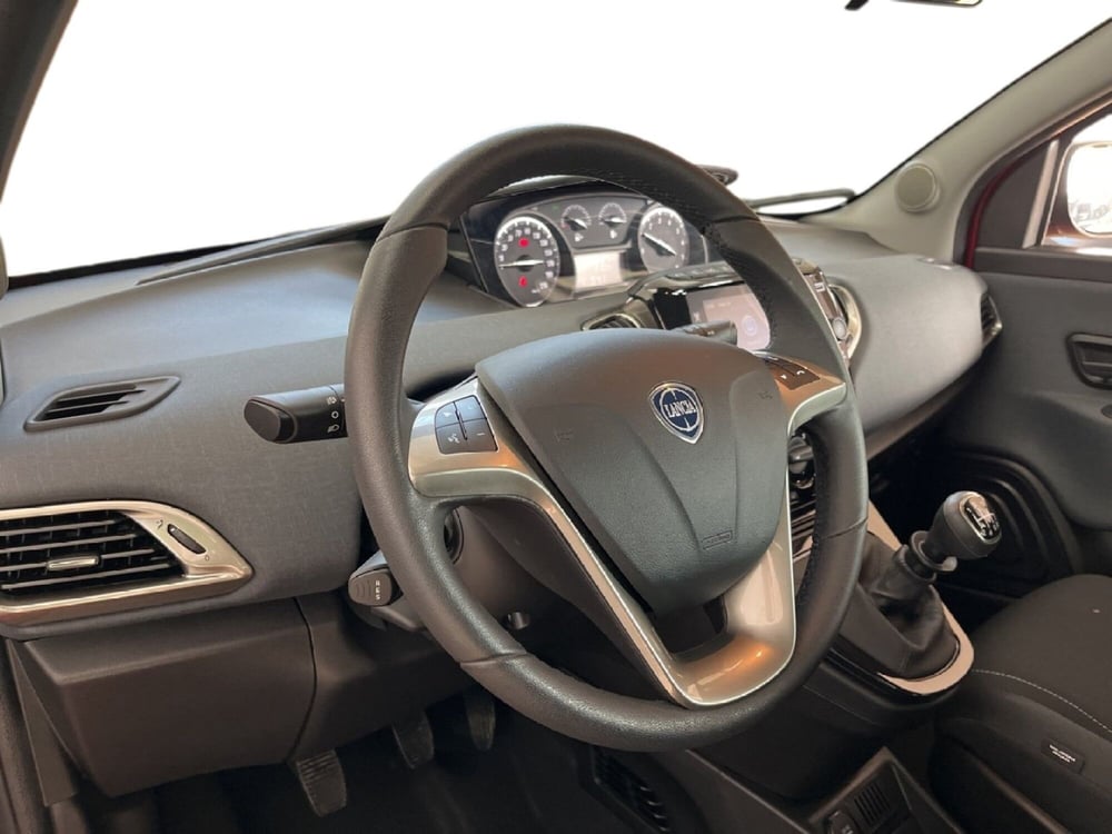 Lancia Ypsilon usata a Torino (13)