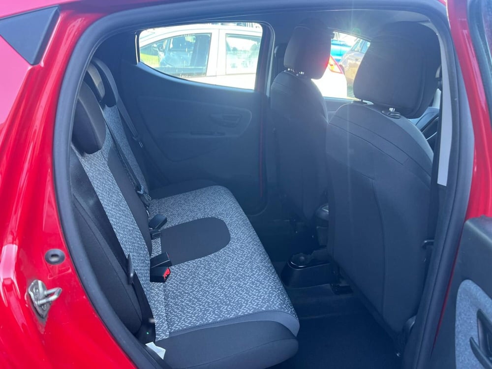 Lancia Ypsilon usata a Milano (13)