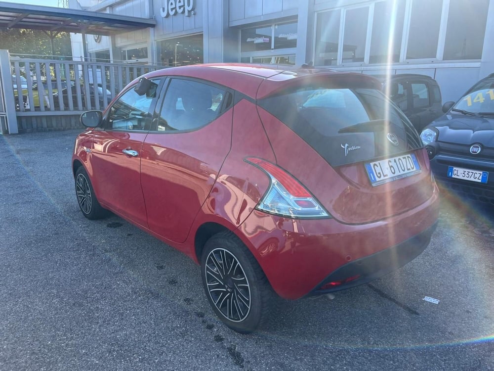 Lancia Ypsilon usata a Milano (7)