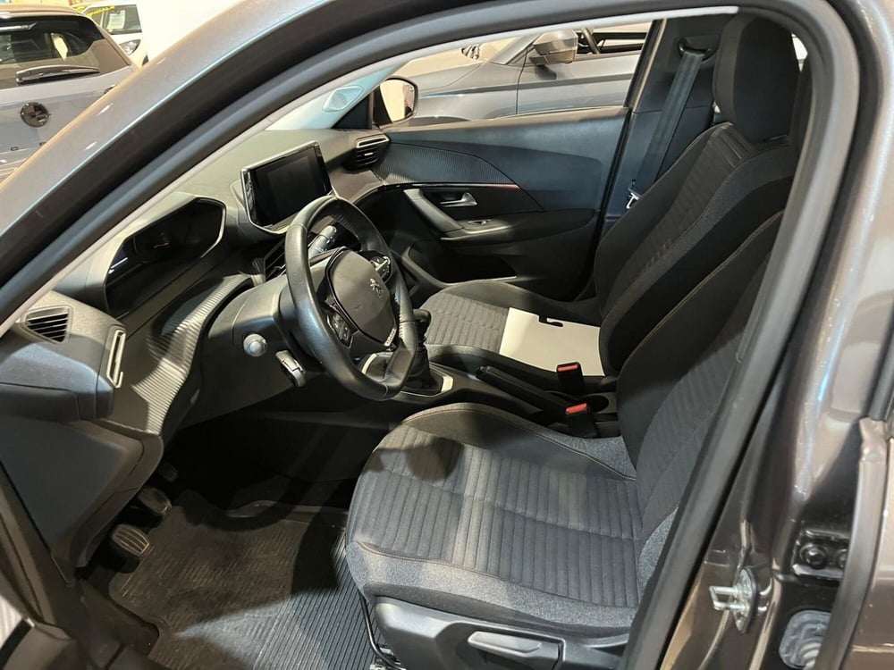 Peugeot 2008 usata a Milano (10)
