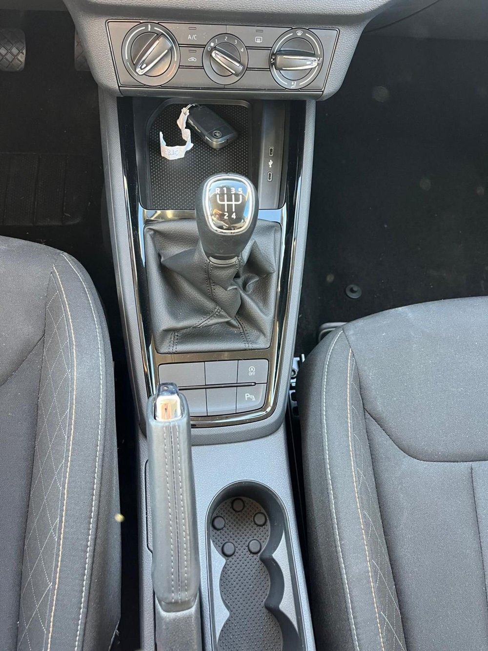 Skoda Kamiq usata a Milano (17)