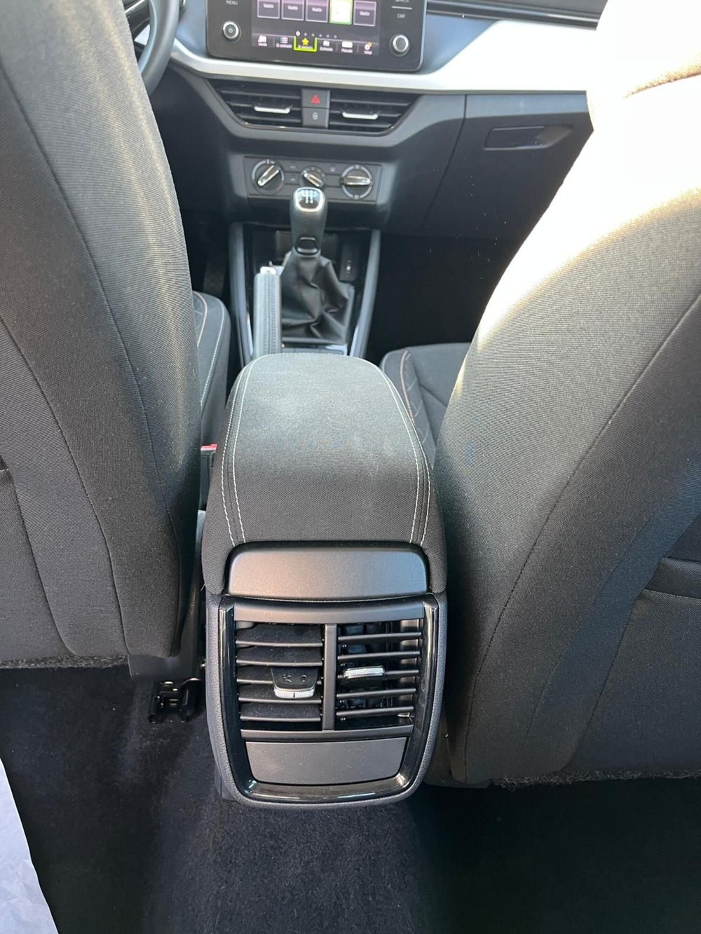 Skoda Kamiq usata a Milano (19)