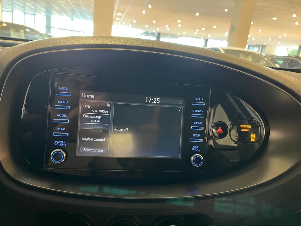 Toyota Aygo X usata a Milano (16)