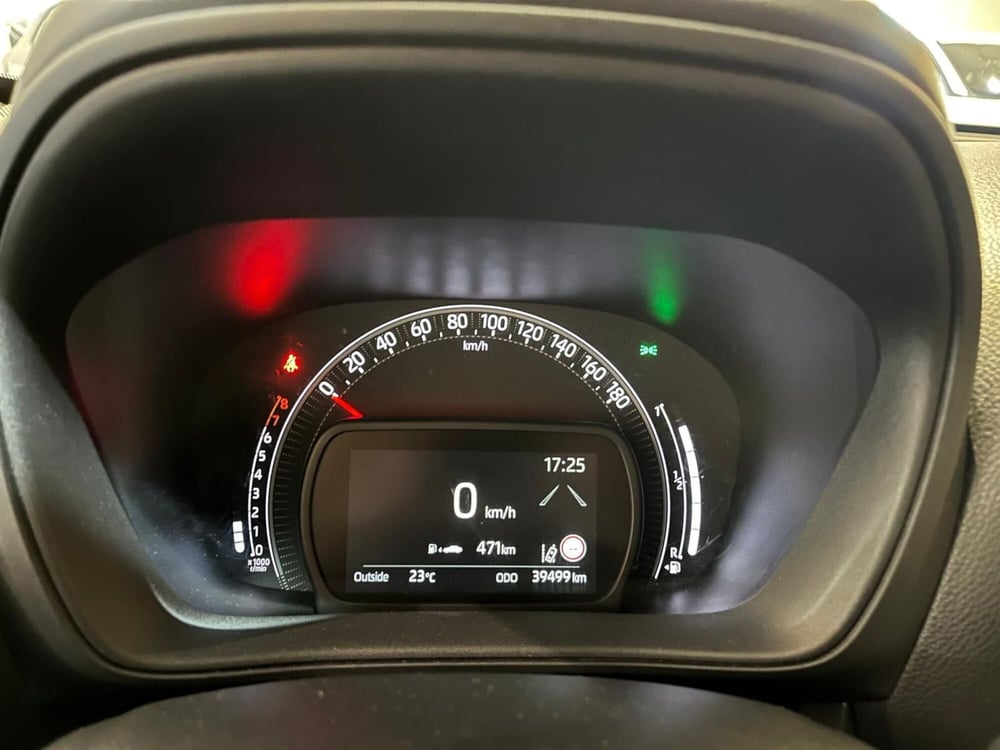 Toyota Aygo X usata a Milano (19)