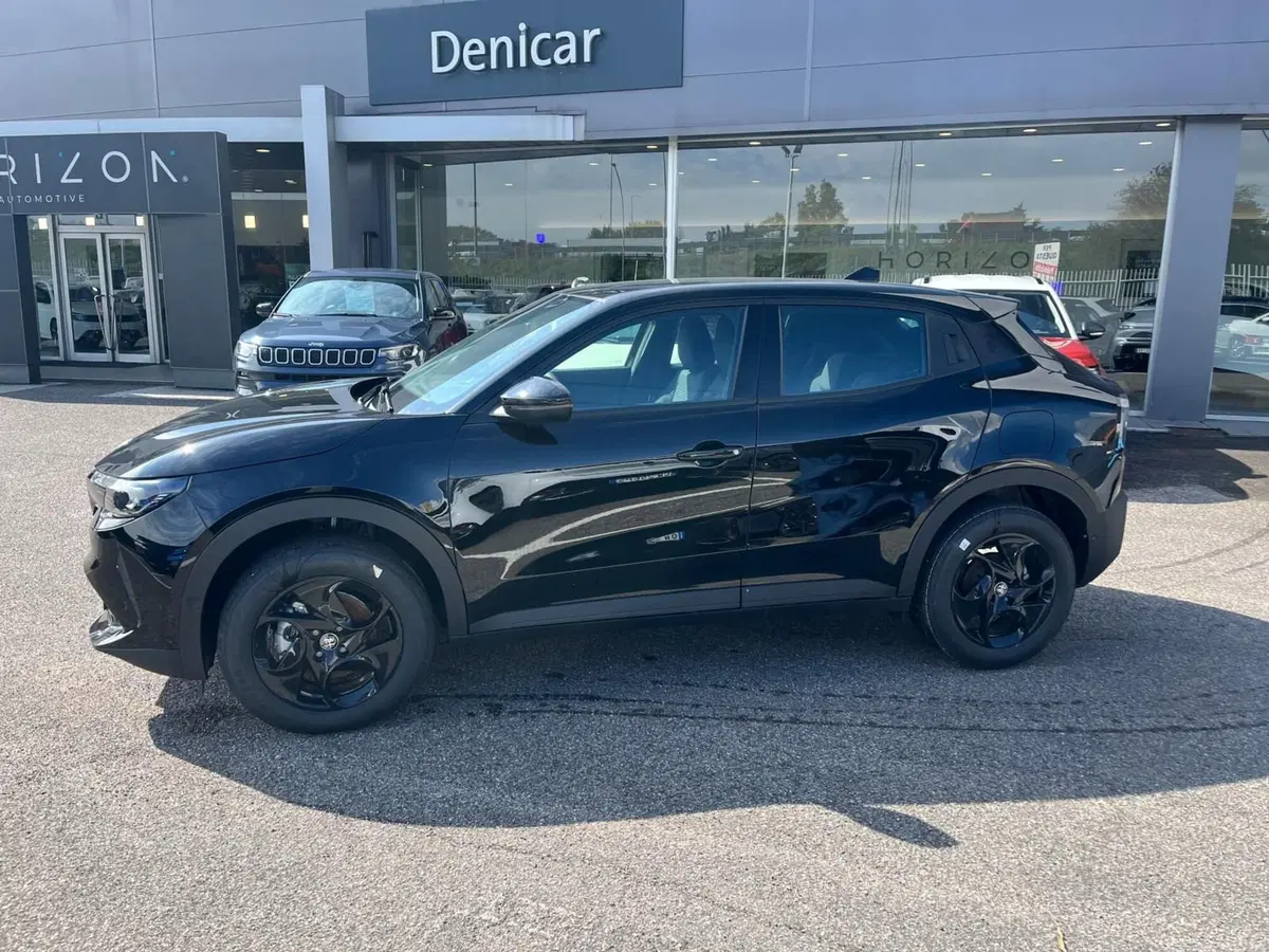 Alfa Romeo Junior nuova a Milano (5)