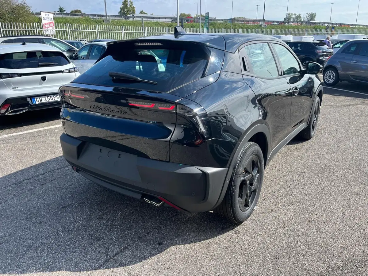 Alfa Romeo Junior nuova a Milano (6)