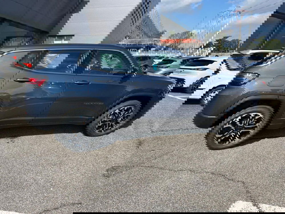 Jeep Compass nuova a Milano (4)