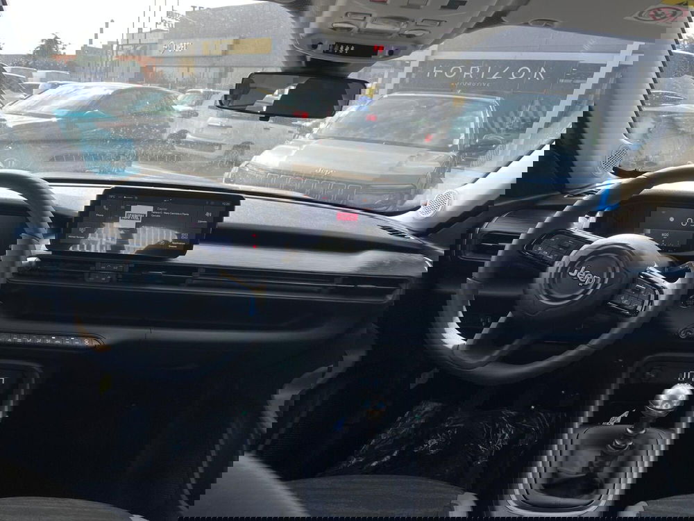 Jeep Avenger nuova a Milano (15)