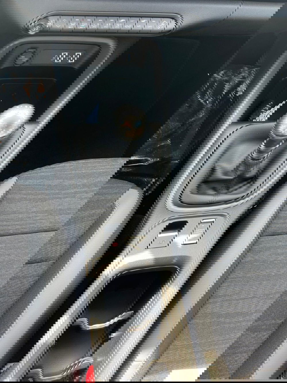 Jeep Avenger nuova a Milano (17)