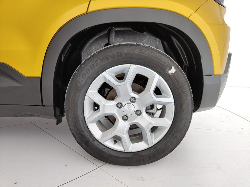 Jeep Avenger nuova a Caserta (11)