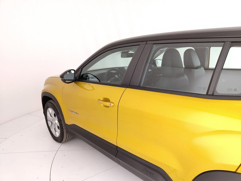 Jeep Avenger nuova a Caserta (12)