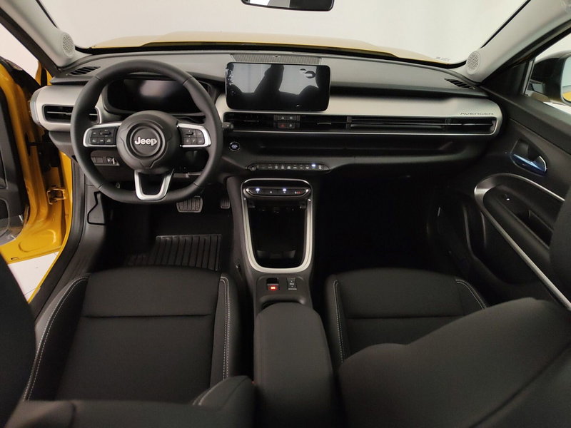 Jeep Avenger nuova a Caserta (15)