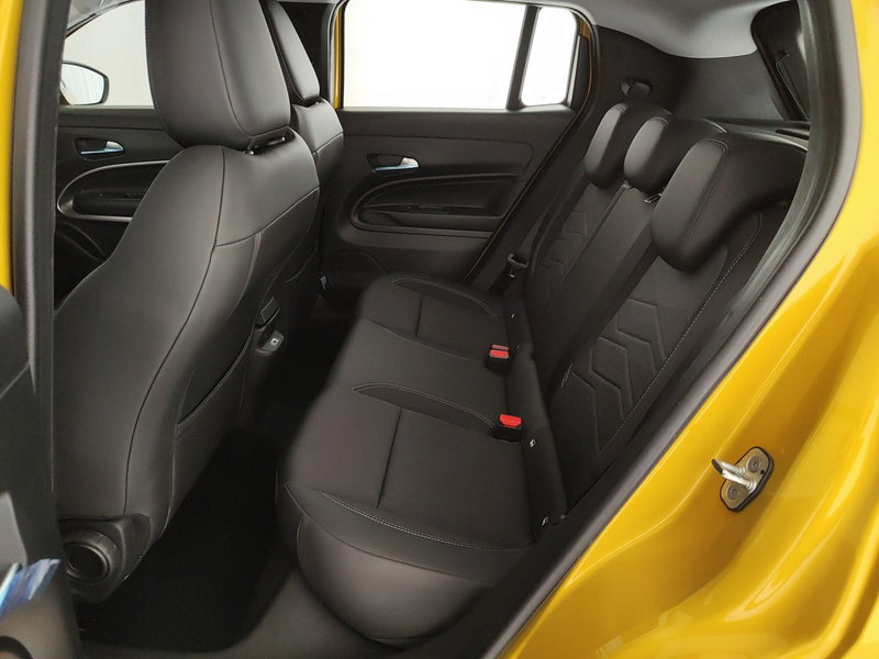 Jeep Avenger nuova a Caserta (18)