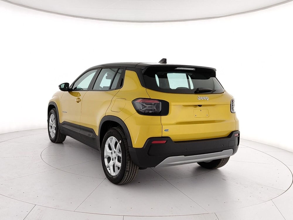 Jeep Avenger nuova a Caserta (4)