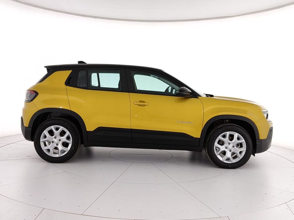 Jeep Avenger nuova a Caserta (7)