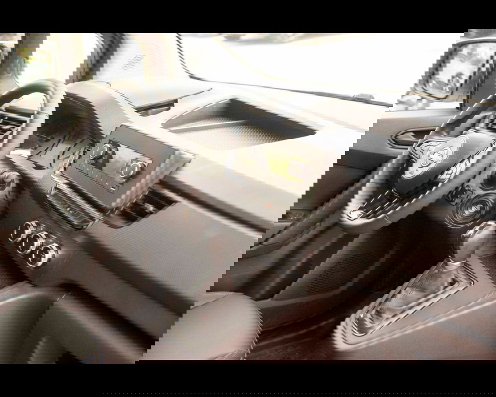 Nissan Townstar nuova a Treviso (12)