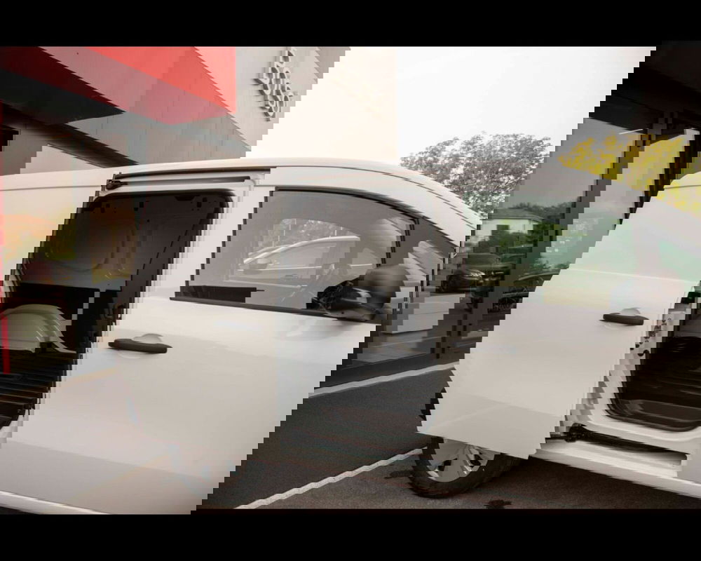 Nissan Townstar nuova a Treviso (15)