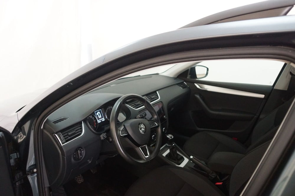Skoda Octavia Station Wagon usata a Torino (9)