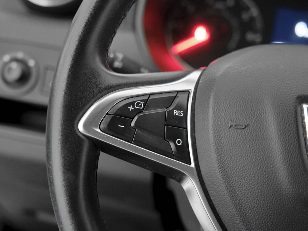 Dacia Duster usata a Prato (9)