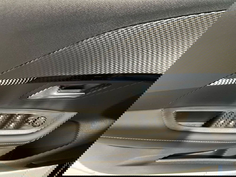 Peugeot 208 nuova a Salerno (14)