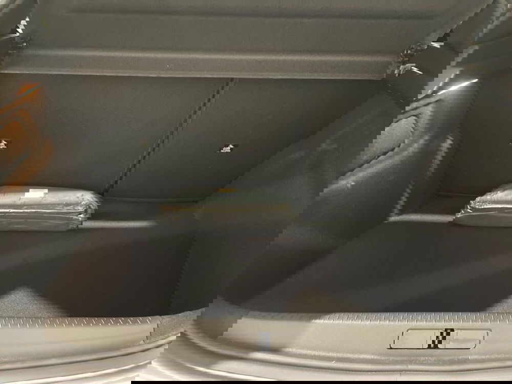 Peugeot 208 nuova a Salerno (17)