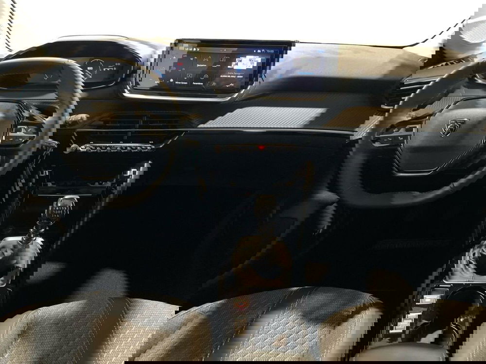 Peugeot 208 nuova a Salerno (8)