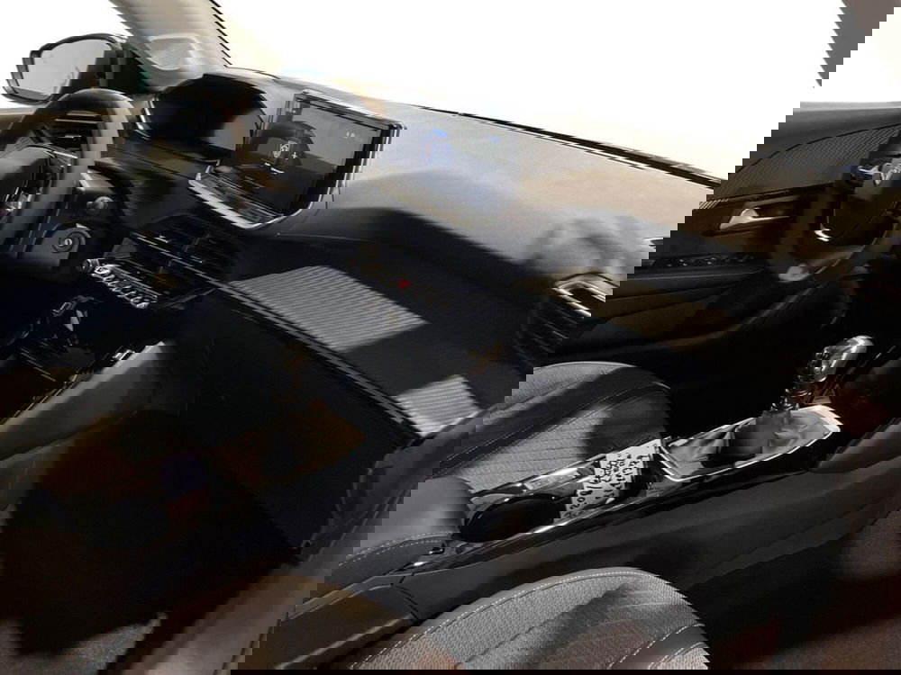 Peugeot 208 nuova a Salerno (9)