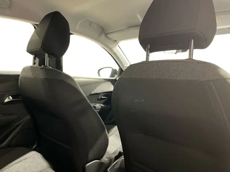 Peugeot 208 nuova a Salerno (10)