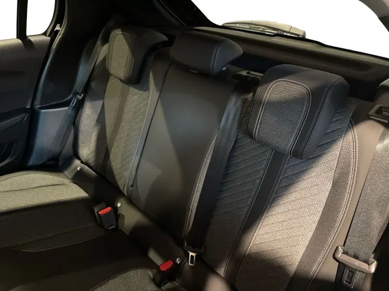 Peugeot 208 nuova a Salerno (15)