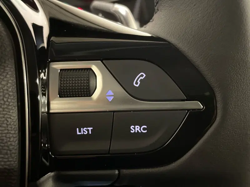 Peugeot 208 nuova a Salerno (17)