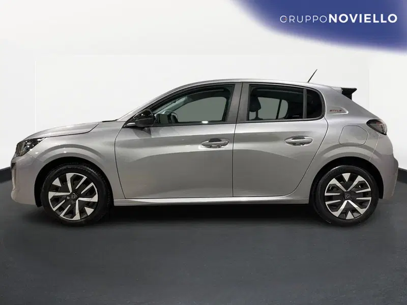 Peugeot 208 nuova a Salerno (4)