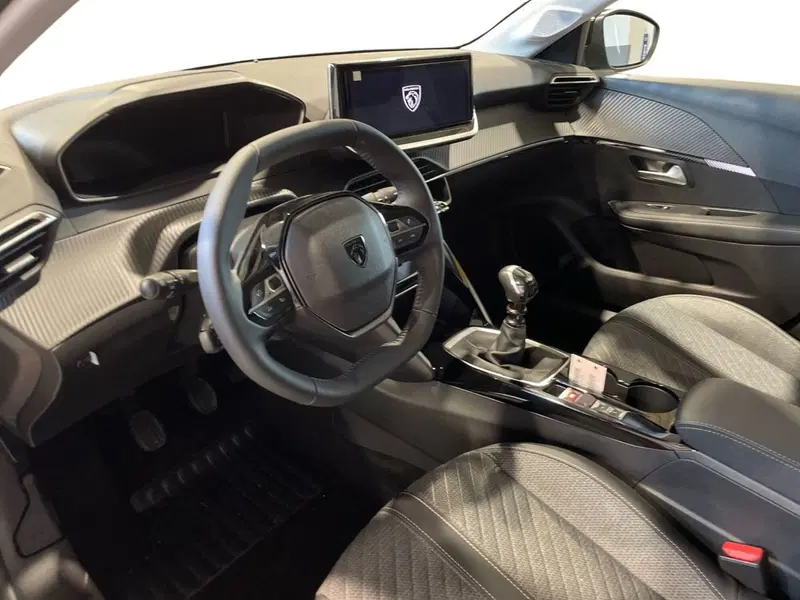 Peugeot 208 nuova a Salerno (7)