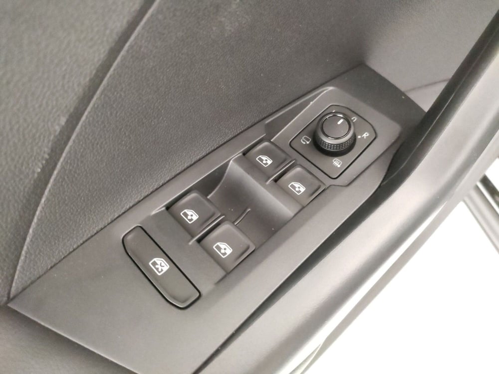 Volkswagen T-Cross nuova a Napoli (12)